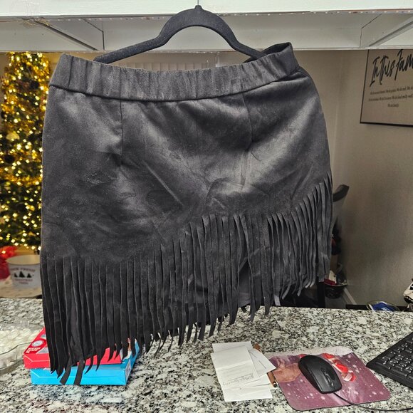 Black suede skirt - Picture 2 of 2